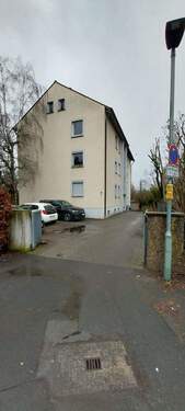 Hauseingang - Schöne 3 Zimmer-Wohnung - sofort frei