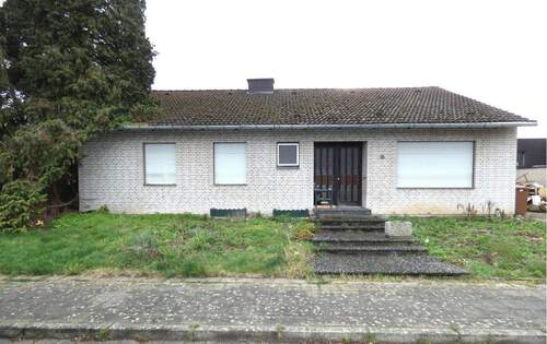 Haus - Traumhaftes Wohnen auf einer Ebene - Bungalow mit Garten & Garage