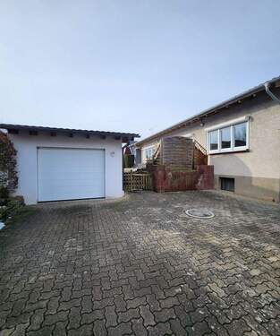 Garage - 5 Zimmer Einfamilienhaus in Sinsheim