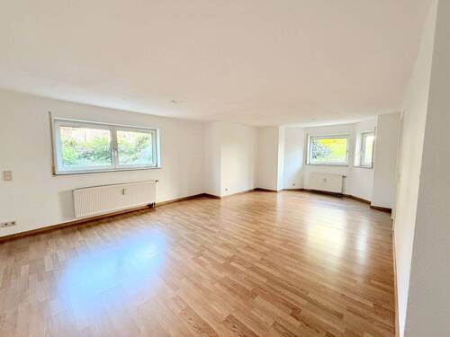 Großzügiges Wohn- und Esszimmer - 3 Zimmer Etagenwohnung zur Miete in Ettenheim