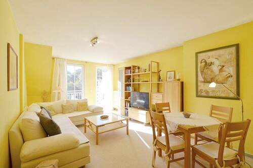 Blick in den Wohnbereich - 2 Zimmer Etagenwohnung in Graal-Müritz