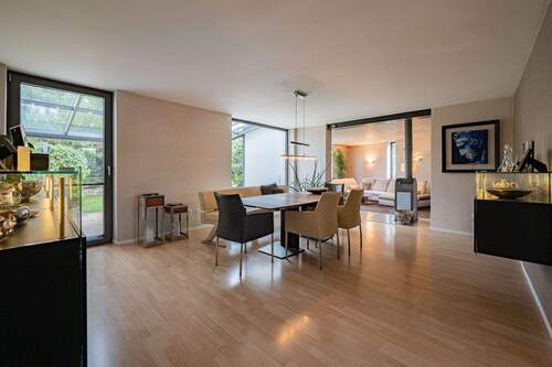 großzügiger Essbereich - 5 Zimmer Mehrfamilienhaus, Wohnhaus in München