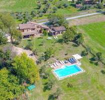Herrliches Anwesen mit Gästehaus und Pool in wunderschöner Panoramalage | Immobilie Marken - Gualdo Herrliches Anwesen mit Gästehaus und Pool in wunderschöner Panoramalage | Immobilie Marken - Gualdo