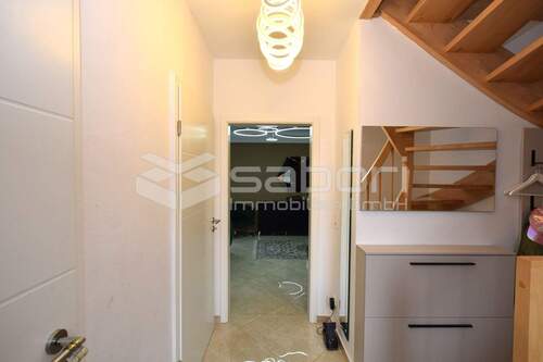 Eingangsbereich - 4 Zimmer Doppelhaushälfte in Hamburg