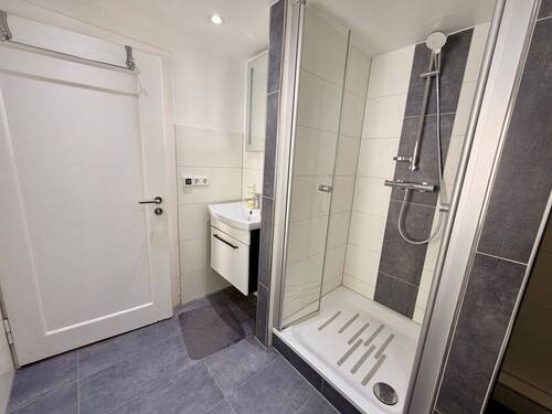 Modernes Tageslichtbad - 