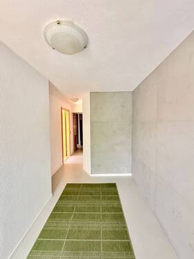 Flur / Eingangsbereich - 4 Zimmer Einfamilienhaus zum Kaufen in Kenzingen