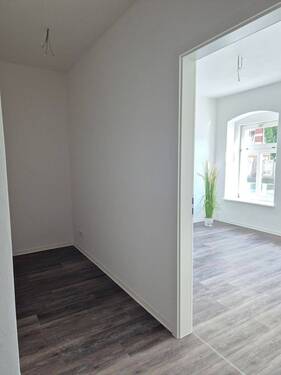Abstellkammer/Blick ins Schlafzimmer - 2 Zimmer Etagenwohnung zur Miete in Löbau