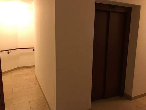 Treppenhaus, Aufzug - 
