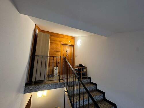 Wohnungseingang - 3 Zimmer Etagenwohnung zum Kaufen in Berchtesgaden