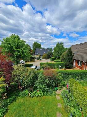 schöner Ausblick.jpg - Helle 3,5-Zimmer-Dachgeschosswohnung mit Balkon & Stellplatz – ruhige Lage, Regionalbahn fußläufig