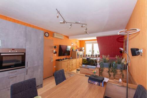 8.7 Wohnung DG, Wohnz. und Küche - 