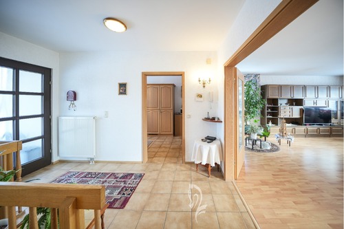 Flur Blick in die Küche und das Wohnzimmer - 