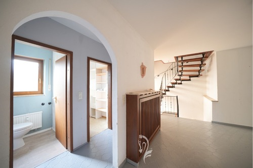 Hauptwohnung Gäste WC/Flur - 