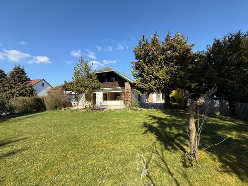 Ansicht vom Garten - 9 Zimmer Einfamilienhaus in Unterpleichfeld