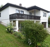 Wohnen mit Weitblick – schöner Bungalow mit Untergeschoss in ruhiger Feldrandlage - Arnstein