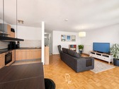 Wohn,-Esszimmer mit Küchenbereich - 