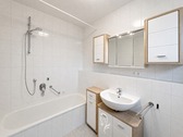Bad mit Wanne/WC - 