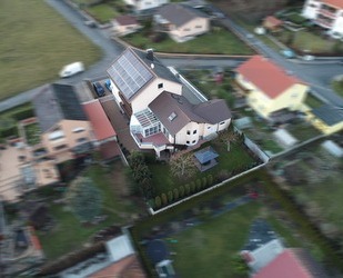 Sehr gepflegtes, freistehendes Mehrfamilien- Generationenhaus, zur Eigennutzung und Kapitalanlage - Poppenhausen