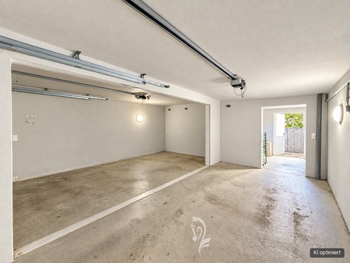 Doppelgarage mit Anbau - 