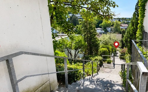 Abgang von der Parkgarage oberhalb der Wohnung - 