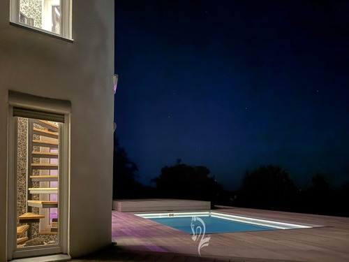 Night View auf den Pool - 