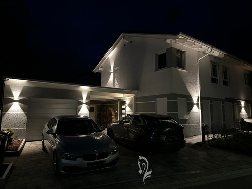 Nachtaufnahme mit Aussenbeleuchtung - 