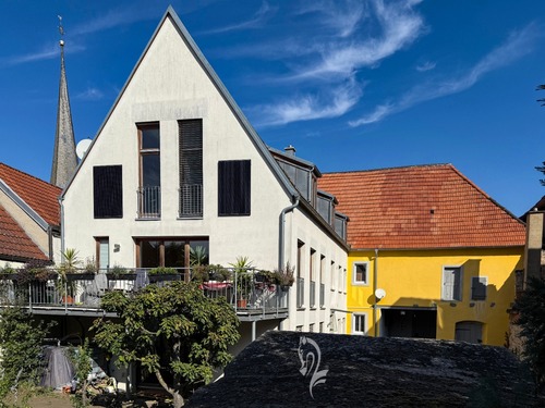 Innenhof mit Neubau - 