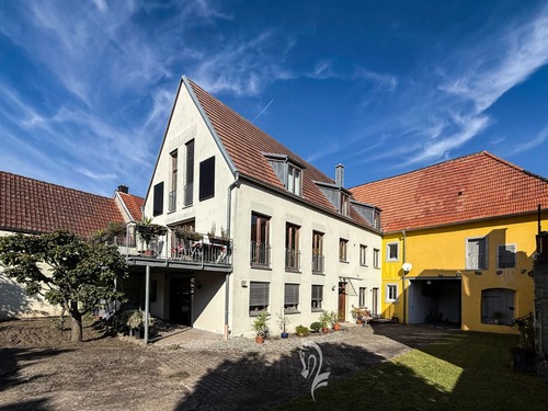 Innenhof mit Neubau - 