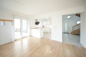 Wohn,- Esszimmer, Blick in die Küche - Einfamilienhaus mit 135,00 m&sup2; in Wertheim zum Kaufen