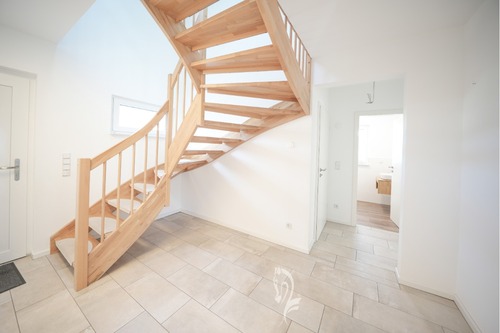 Flur EG - 6 Zimmer Einfamilienhaus in Wertheim