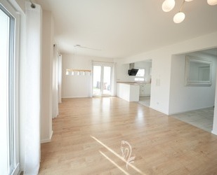 A+ Energieeffizienzhaus: Perfekt für Familien - mit 6 Zimmern auf sonnigem Grundstück - Wertheim