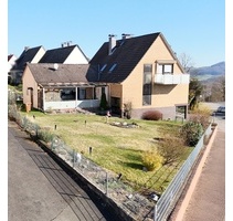 Gepflegtes 1-2 Fam. Haus, neuwertige Heizung, div. Renovierungen, Garten, Doppel-Garage, Terrasse, B - Zierenberg Burghasungen
