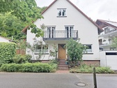Hausansicht - Geräumiges Haus in ruhiger, aber zentraler Lage