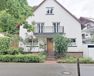Geräumiges Haus in ruhiger, aber zentraler Lage - Schönau