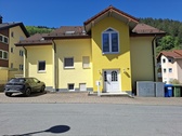 Hausansicht - Seltene Gelegenheit für Kapitalanleger! Dreifamilienhaus im Bestzustand