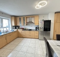 Familien aufgepasst! Große Doppelhaushälfte mit Terrasse und Garage in Bretten