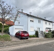 Familien aufgepasst! Große Doppelhaushälfte mit Terrasse und Garage in Bretten