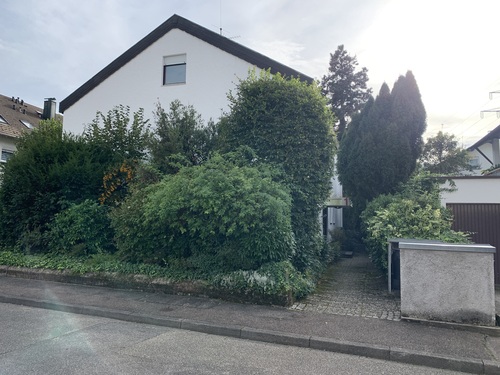 Hausansicht mit Eingang - 