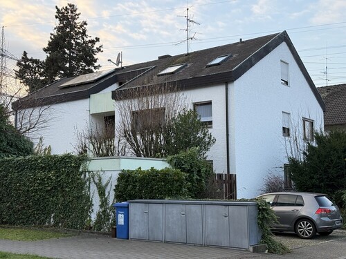 Hausansicht Süd-Ost - 4-Zimmer-Wohnung mit 2 Balkone und Stellplatz in Sandweier