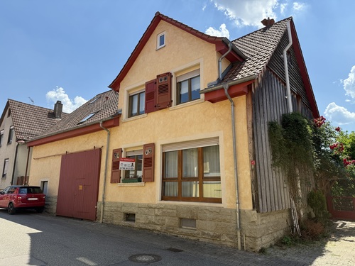 Hausansicht Nord-West - Haus mit viel Platz für die Familie+schöner Garten+Keller+2 Garagen