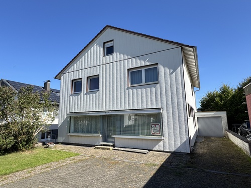 Hausansicht Süd-West - 8 Zimmer Einfamilienhaus in Oberderdingen