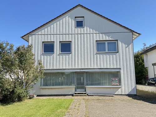 Hausansicht-West - 8 Zimmer Einfamilienhaus zum Kaufen in Oberderdingen