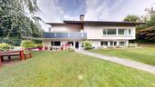 Hausansicht Süd - Exklusives, großes Einfamilienhaus in guter und ruhiger Ortsrand-Lage