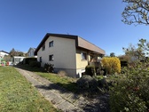 Hausansicht_Süd-West - Freistehendes 3-Familienhaus in guter und ruhiger Wohnlage