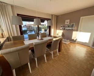 Charmantes und VOLL-SANIERTES charmantes Einfamilienhaus in Heide zu verkaufen.