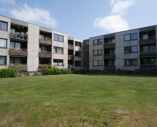 Etagenwohnung in Husum - mietfrei - 2 Zimmer mit Süd-Balkon zu verkaufen!