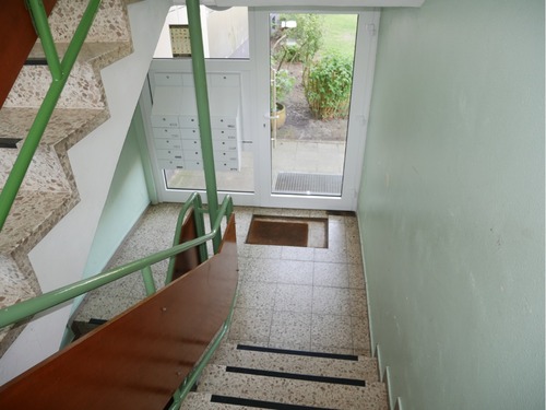 Treppenhaus - Erdgeschoßwohnung mit 58,00 m&sup2; in Husum zum Kaufen