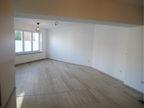 Großes Wohnzimmer in Whg. EG, ca. 104 m² - 