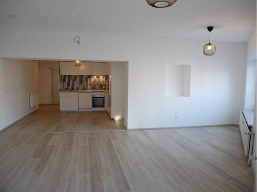 Blick vom Wohnzimmer auf EBK, Whg. EG - 
