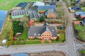 Luftbild - Gepflegtes Mehrfamilienhaus mit 6 Wohneinheiten in 25767 Bunsoh zu verkaufen (bis zu 57.000EUR Miete)